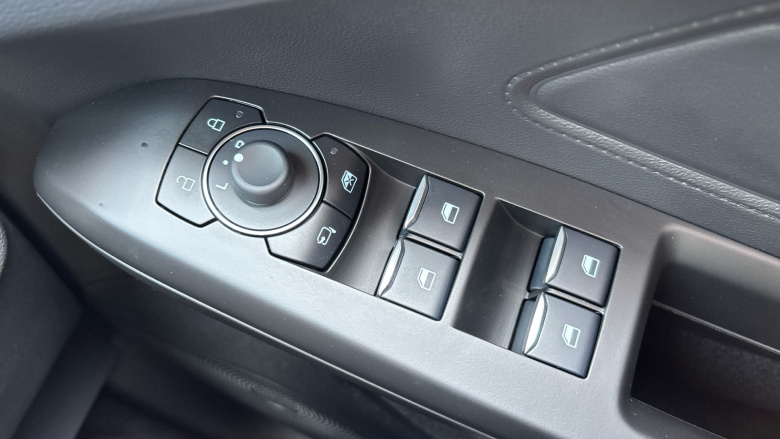 Ford Focus 1.0 EcoBoost Hybrid mHEV 155 Titanium 5dr Auto Petrol Hatchback